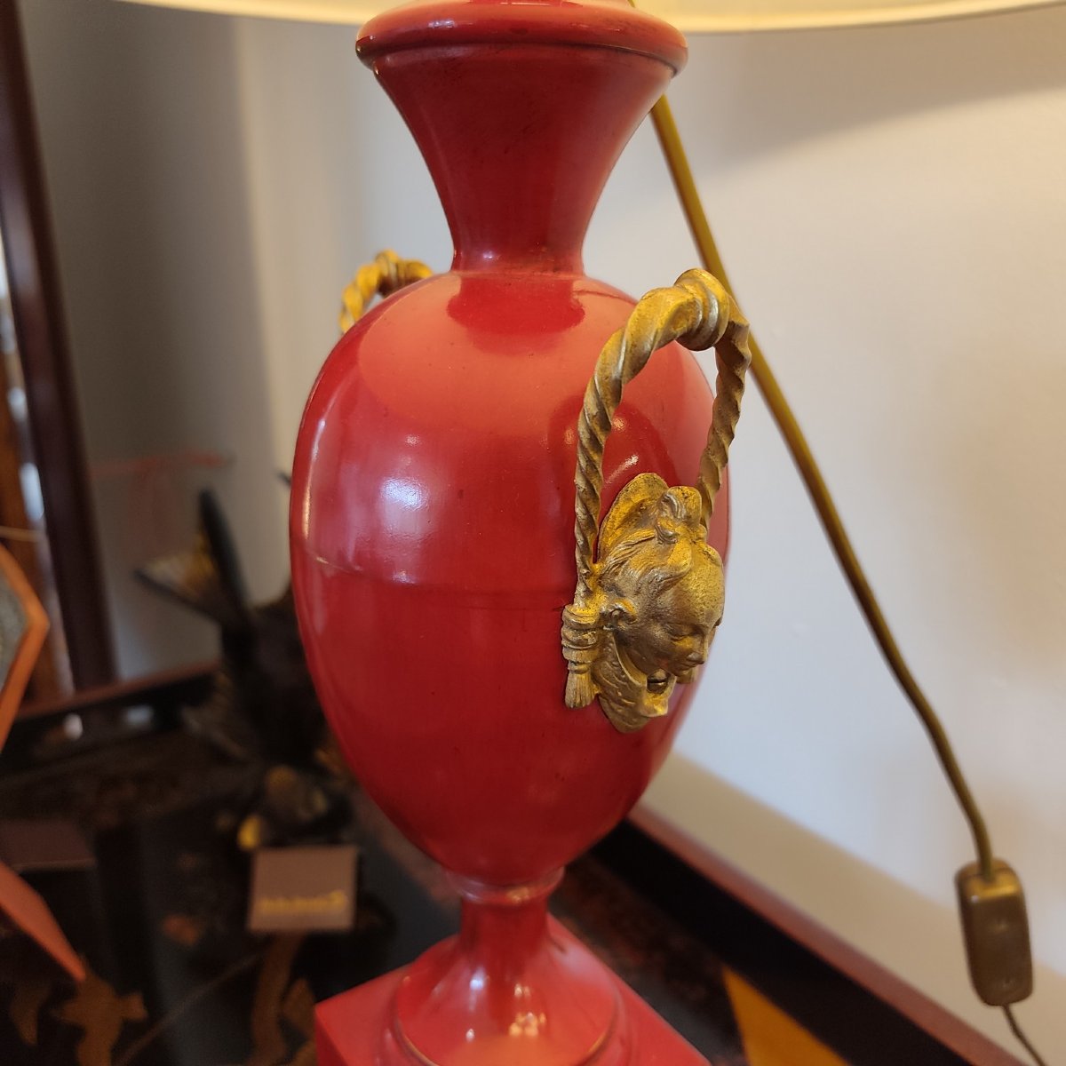 Empire-style Table Lamp In Lacquered Sheet Metal And Bronze-photo-4