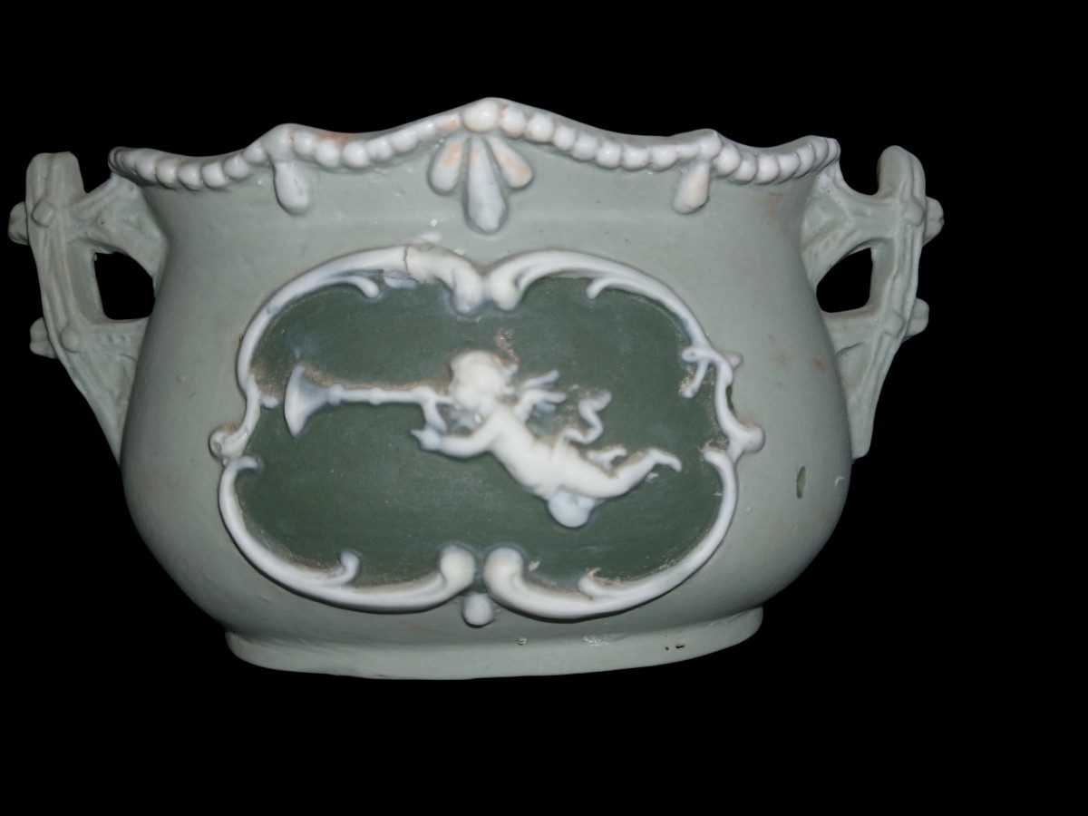 jardinière et petit vase  en biscuit XXème