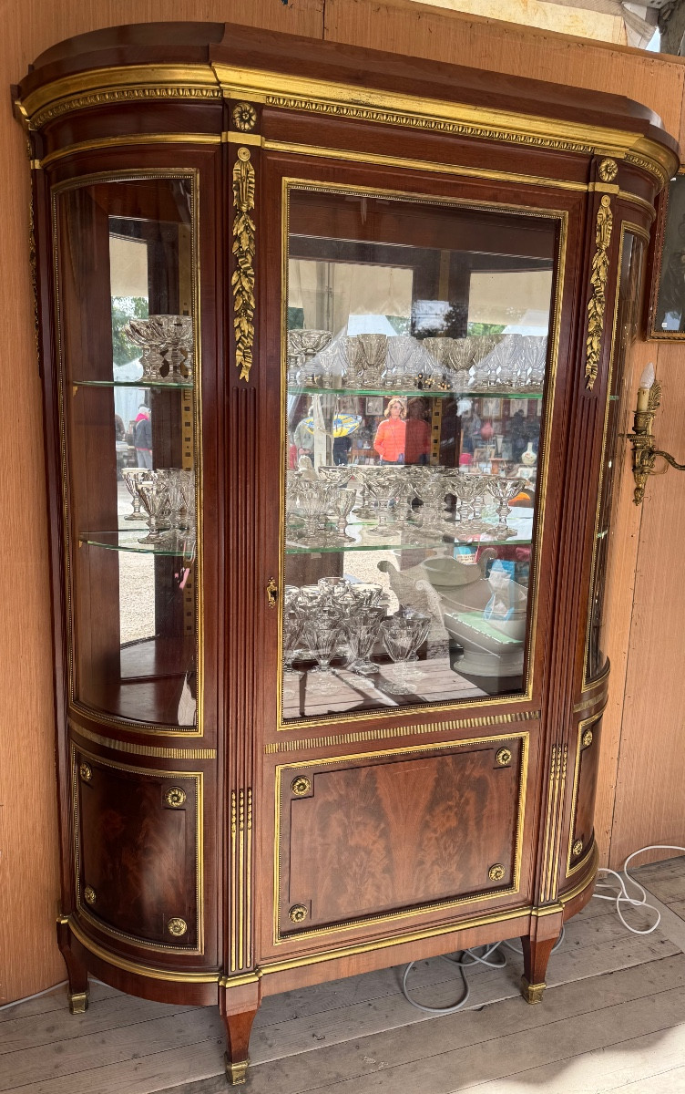 Vitrine style Louis XVI estampillée Gervais Durand