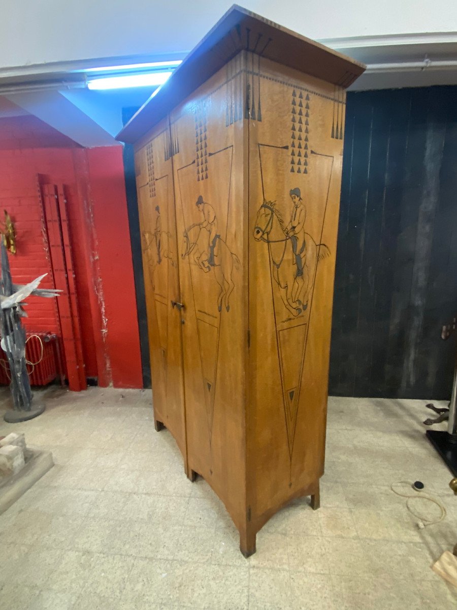 Originale Et Rare Grande Armoire A Décor De Jockeys Circa 1900/1930-photo-3