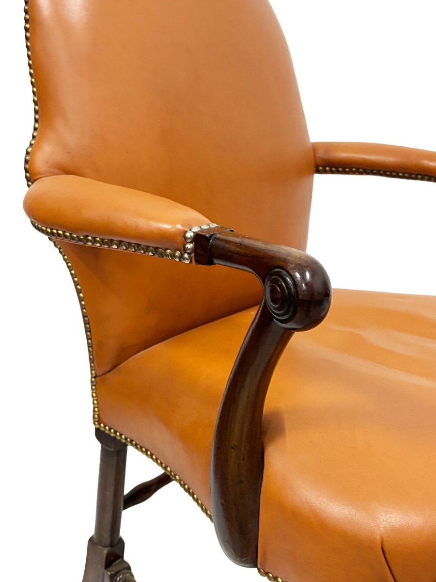 Fauteuil Queen Anne, XIXème, recouvert de cuir fauve-photo-4