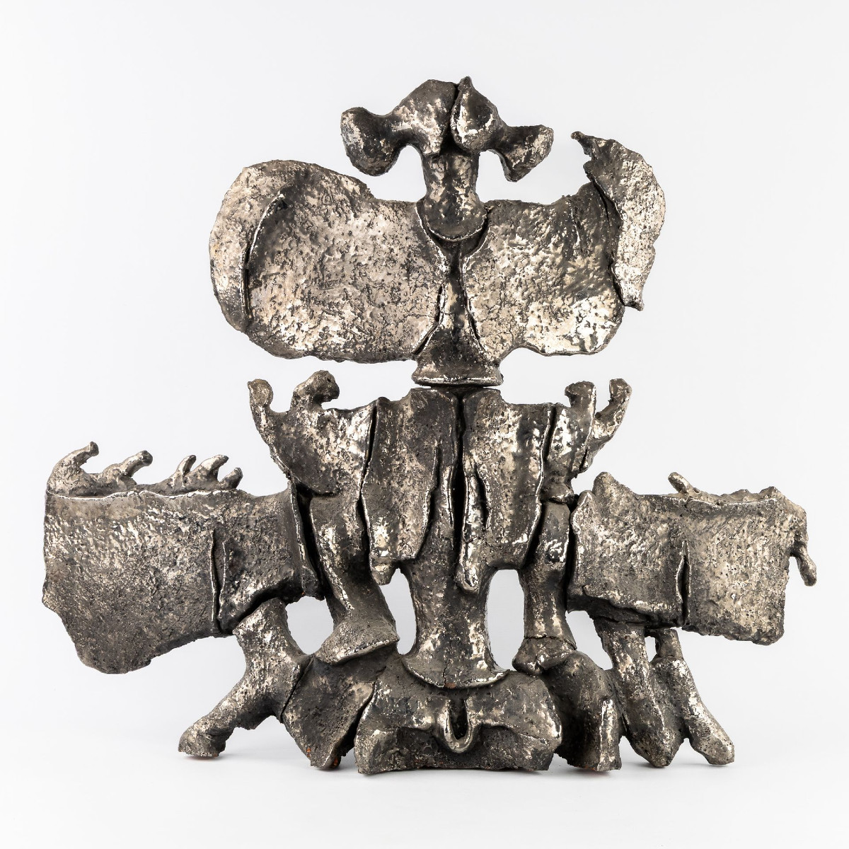 Yves Rhaye (1936-1995) "Composition", grande sculpture en terre cuite émaillée.  (79cm de haut)