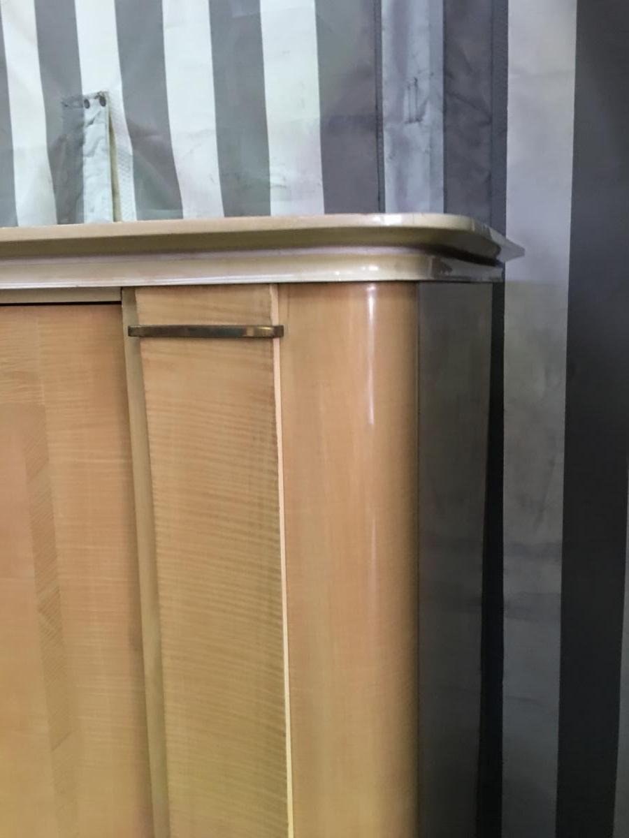 Armoire Epoque Art Deco en sycomore, bois laqué et laiton circa 1940 tres bel interieur complet-photo-3