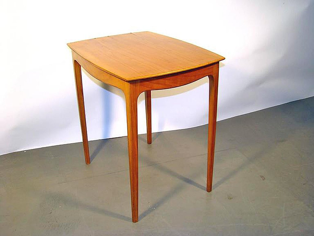 Italian Design, Small Cherry Wood Side Table Circa 1960-photo-3