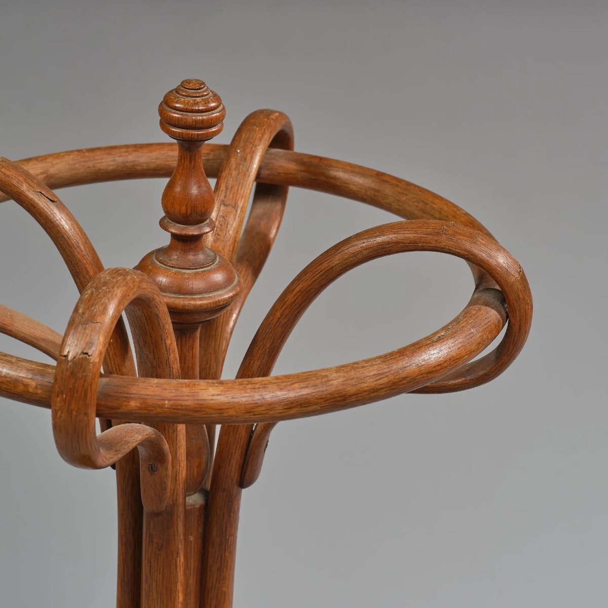 THONET (attribué à) Variante du modèle N°11454,porte parapluie en bois courbé circa 1900-photo-2