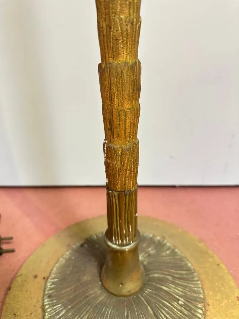 MAISON BAGUÈS (attribué à) Lampe de parquet en bronze à motifs palmiforme. circa 1950/1960-photo-4