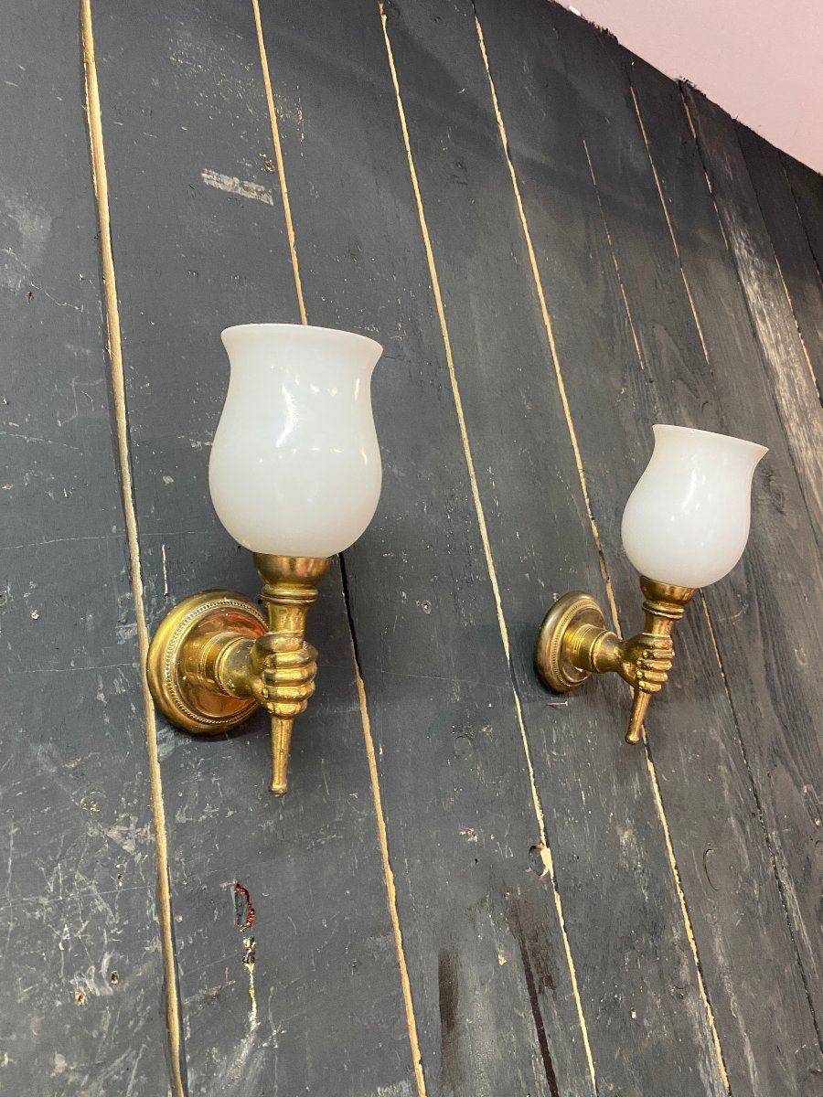 Pair Of "hands" Wall Sconces In Brass And Opal Glass, Circa 1950–1960-photo-2