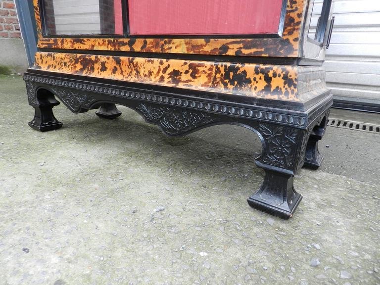 Maison Franck, Rare Display Case In Blackened Wood And Tortoiseshell, Antwerp, 1900–1930 -photo-1