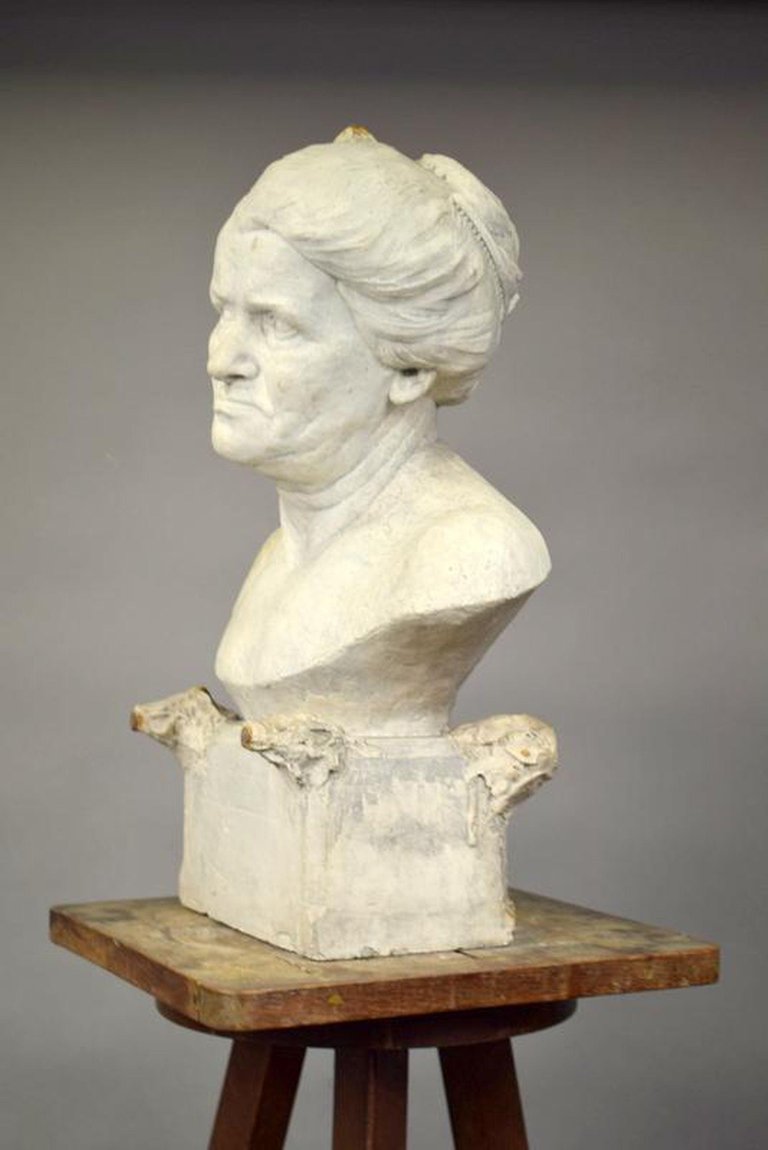 Ernestine Sirine-real (1899-1994) "bust Of Woman". Plaster No Signed. H. 61cm.-photo-3