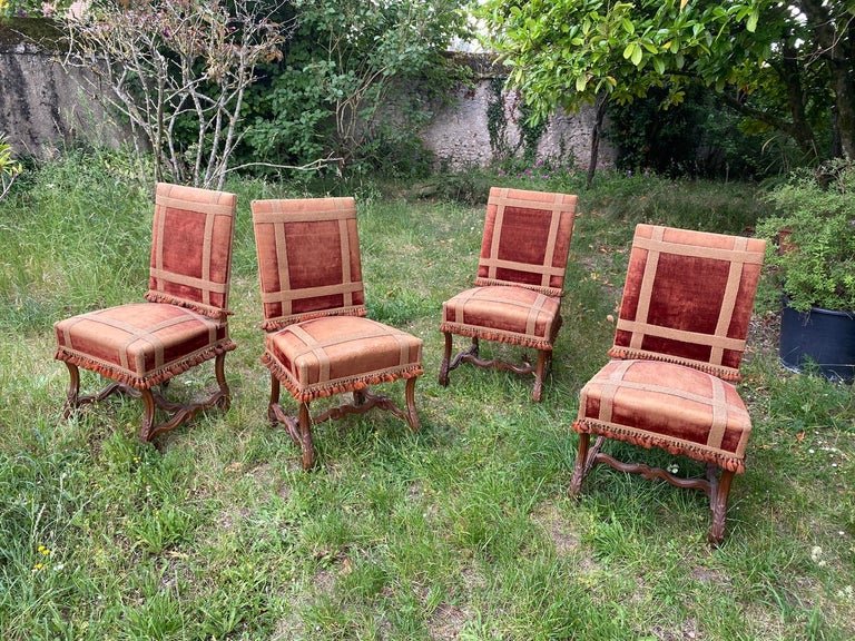 4 Anciennes Chaises De Chateau 19ème , En Noyer De Style Louis XIV  , Assises Larges-photo-2