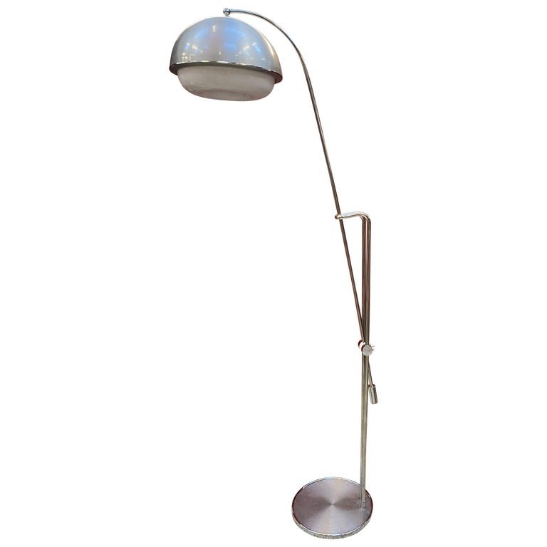 Grande Lampe Vintage A Hauteur Variable , En Métal Chromé, Alu Et Perpex Circa 1970