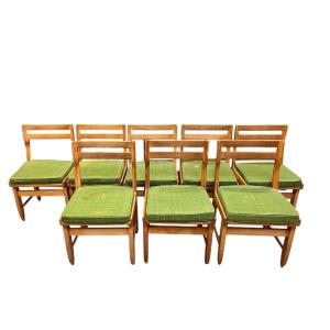 Guillerme et Chambron, série de 8 chaise en chêne. Edition Votre Maison, 1970.