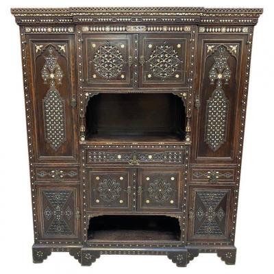 Grand Buffet d'Art Oriental , Provenant De l'Ancien Palace St Georges à Alger, Circa 1880