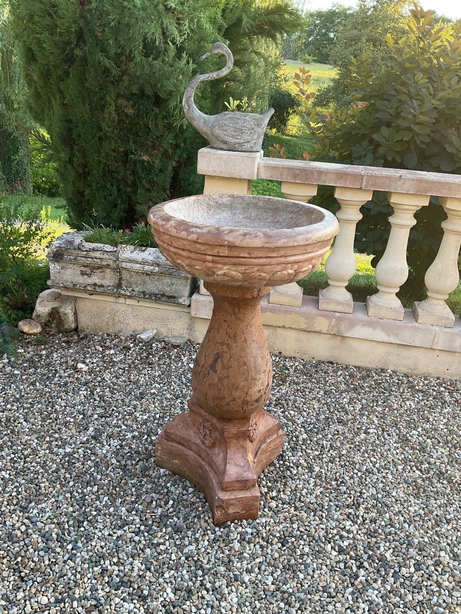 Large Stoup On Foot From The 17th Century In Marble-photo-2