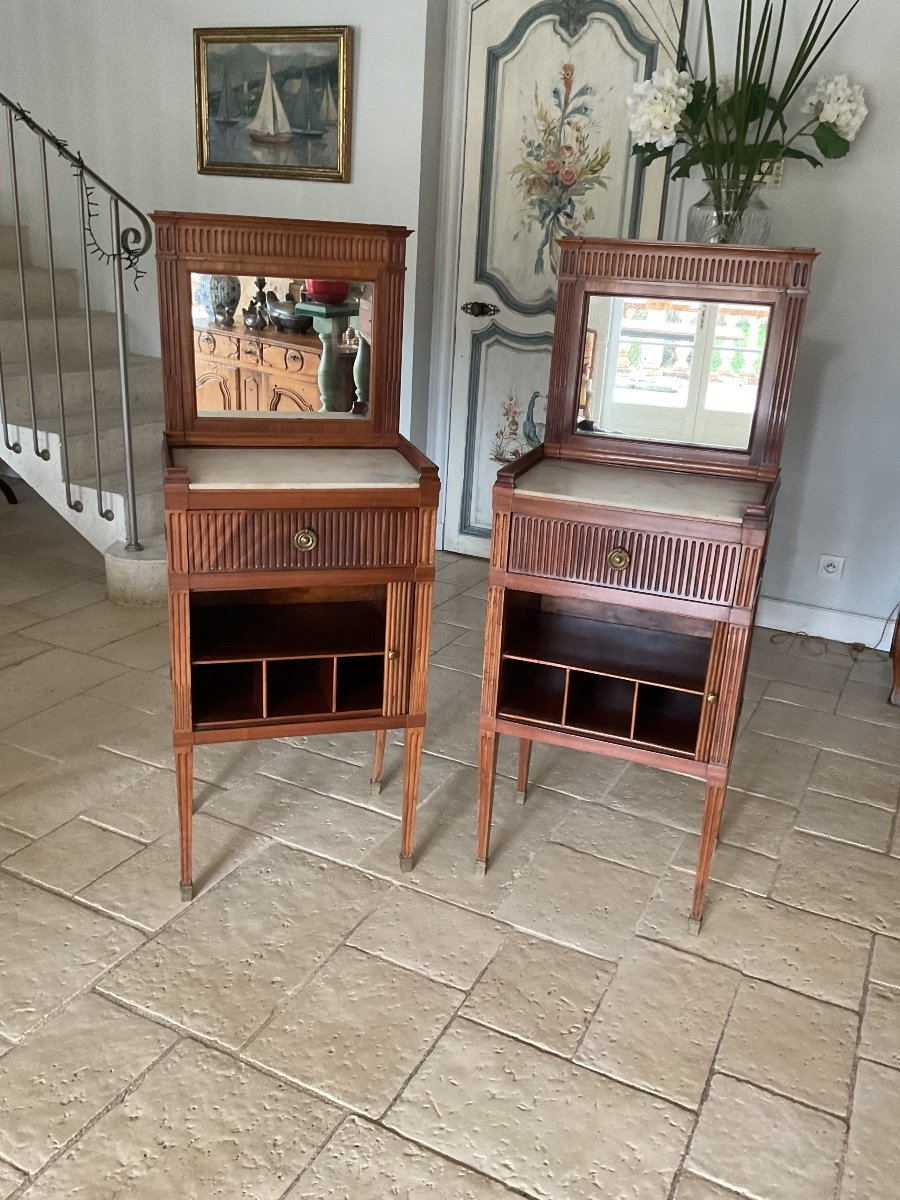 Rare Pair Of Louis XVI Bedside Tables With Mahogany Curtain-photo-2