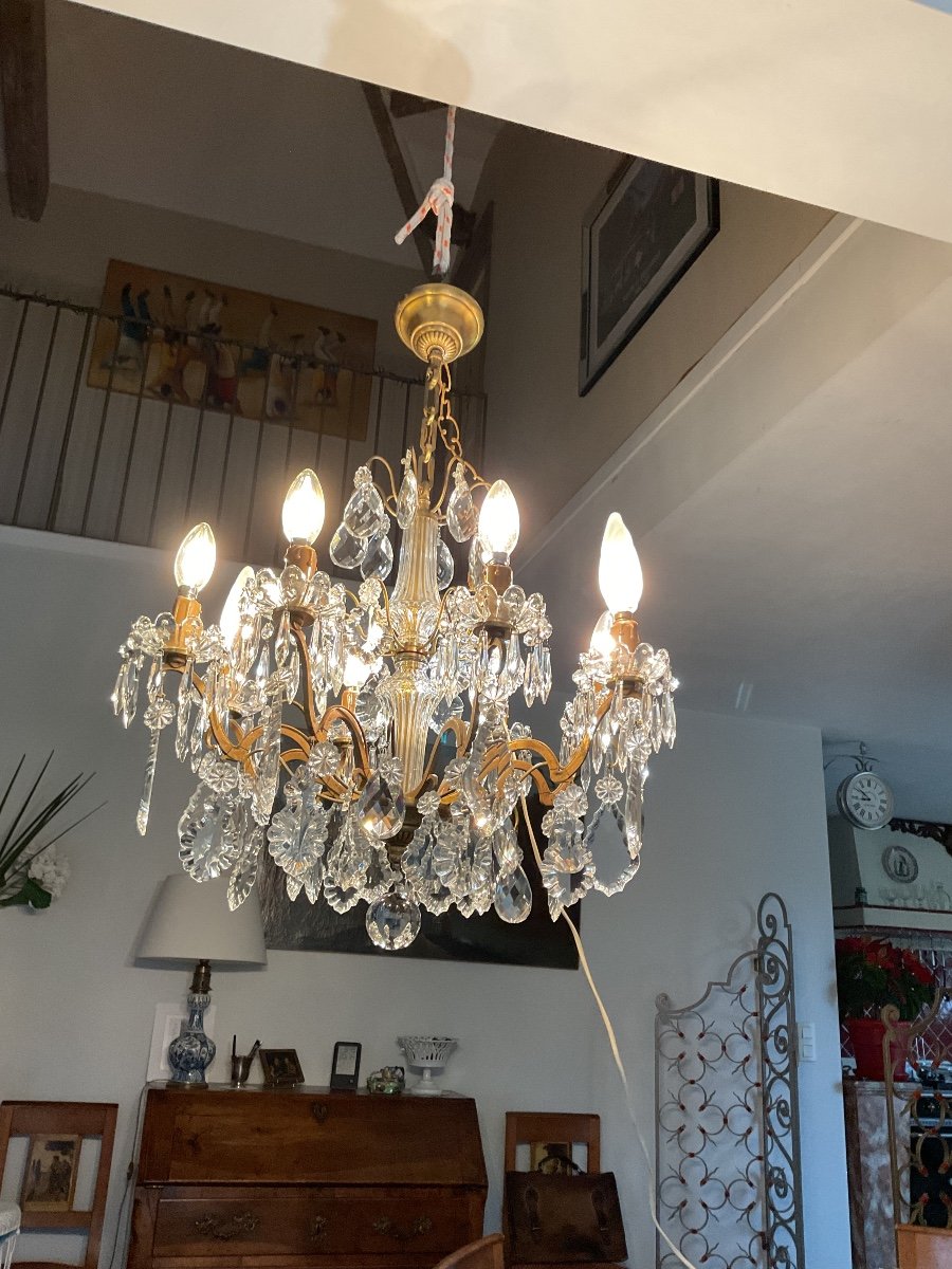 Beau Lustre à Pampilles à 8 Bras De Lumieres