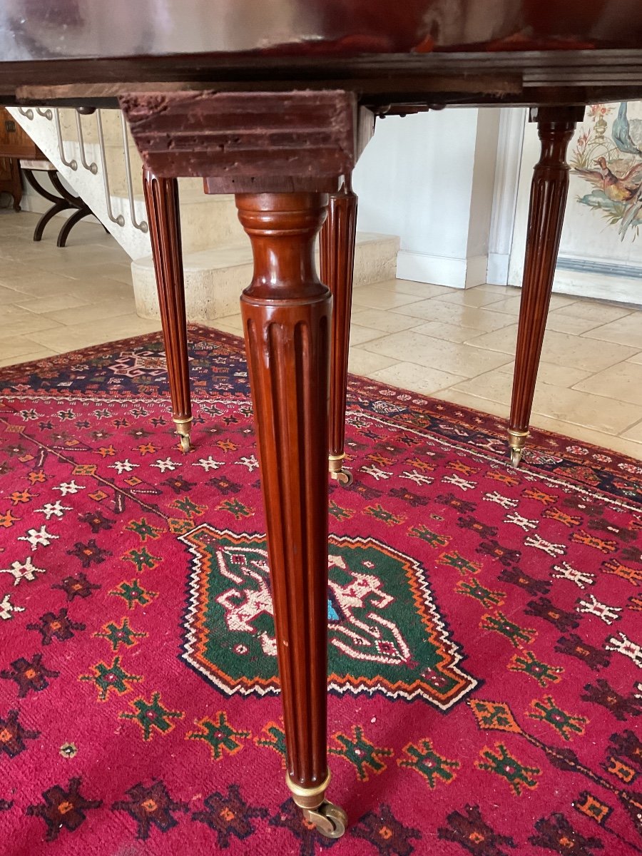 Table de salle à manger Louis XVI  à 6 Pieds En Acajou Massif Verni .-photo-4