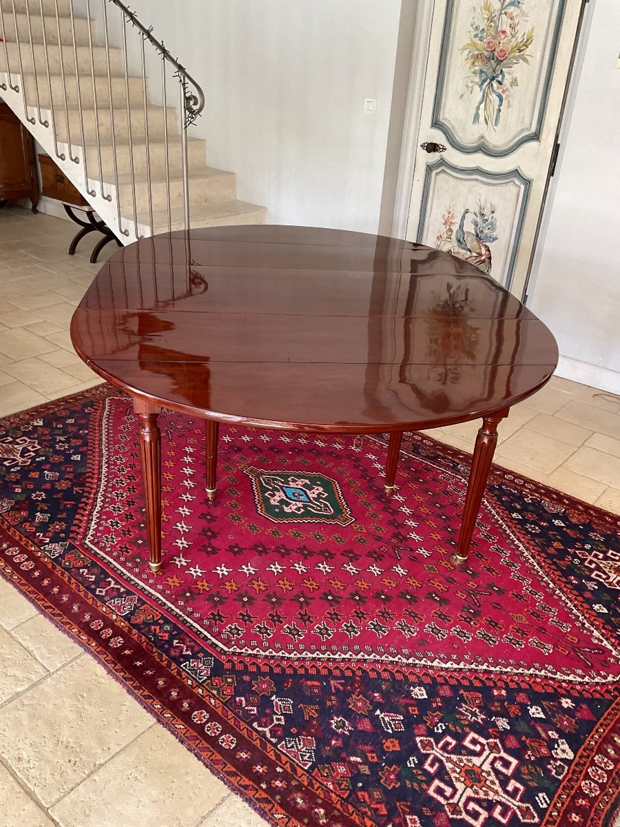 Table de salle à manger Louis XVI  à 6 Pieds En Acajou Massif Verni .-photo-6