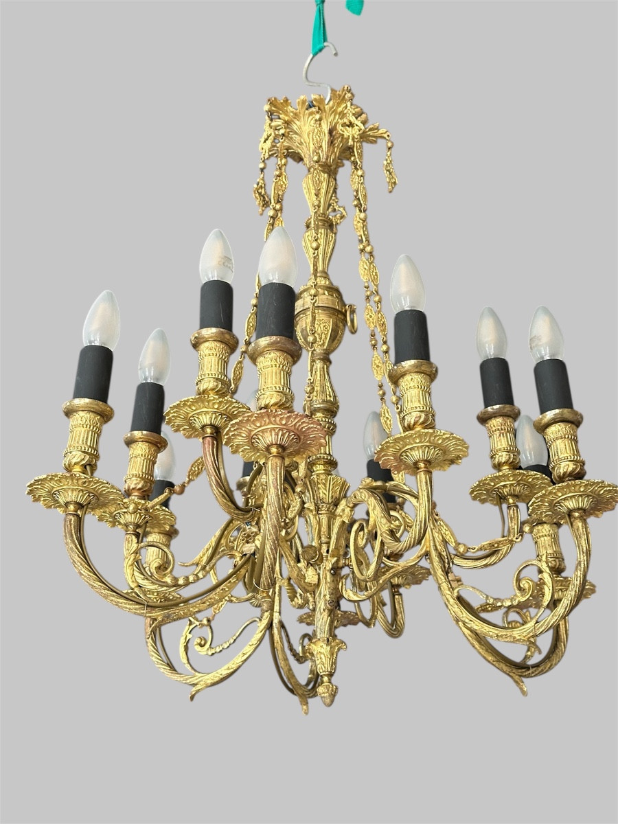 Elegant Louis XVI Style Chandelier In Gilded Bronze -photo-2