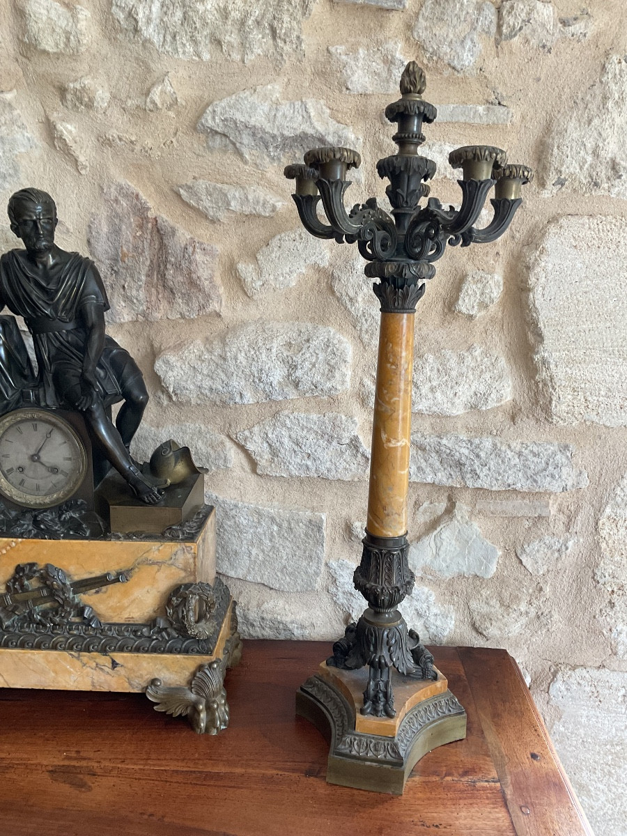 Importante et belle garniture de cheminée Empire en bronze et marbre de Sienne-photo-4