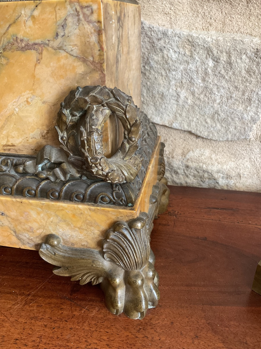 Importante et belle garniture de cheminée Empire en bronze et marbre de Sienne-photo-8