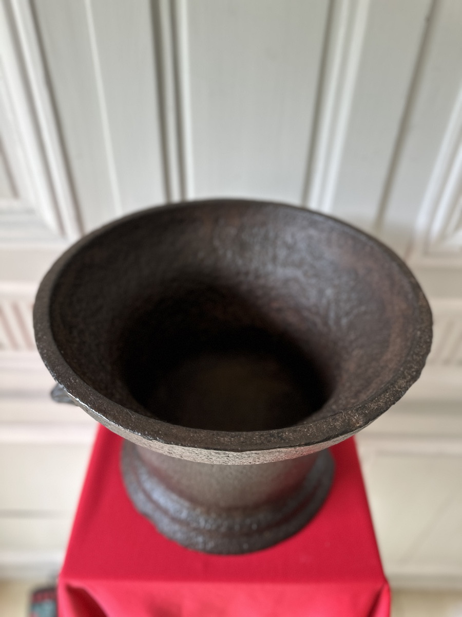 Important Cast Iron Mortar From The 17th Century-photo-4
