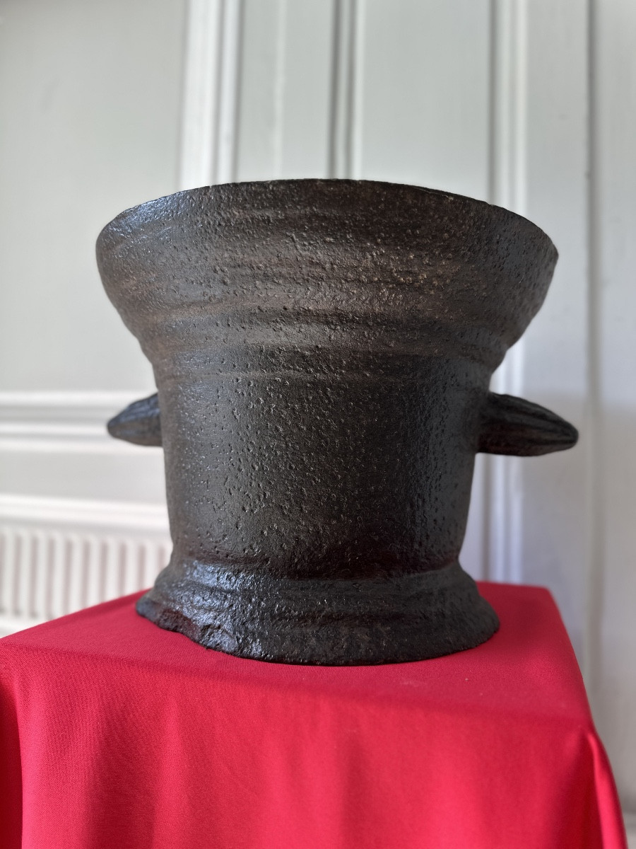 Important Cast Iron Mortar From The 17th Century-photo-6