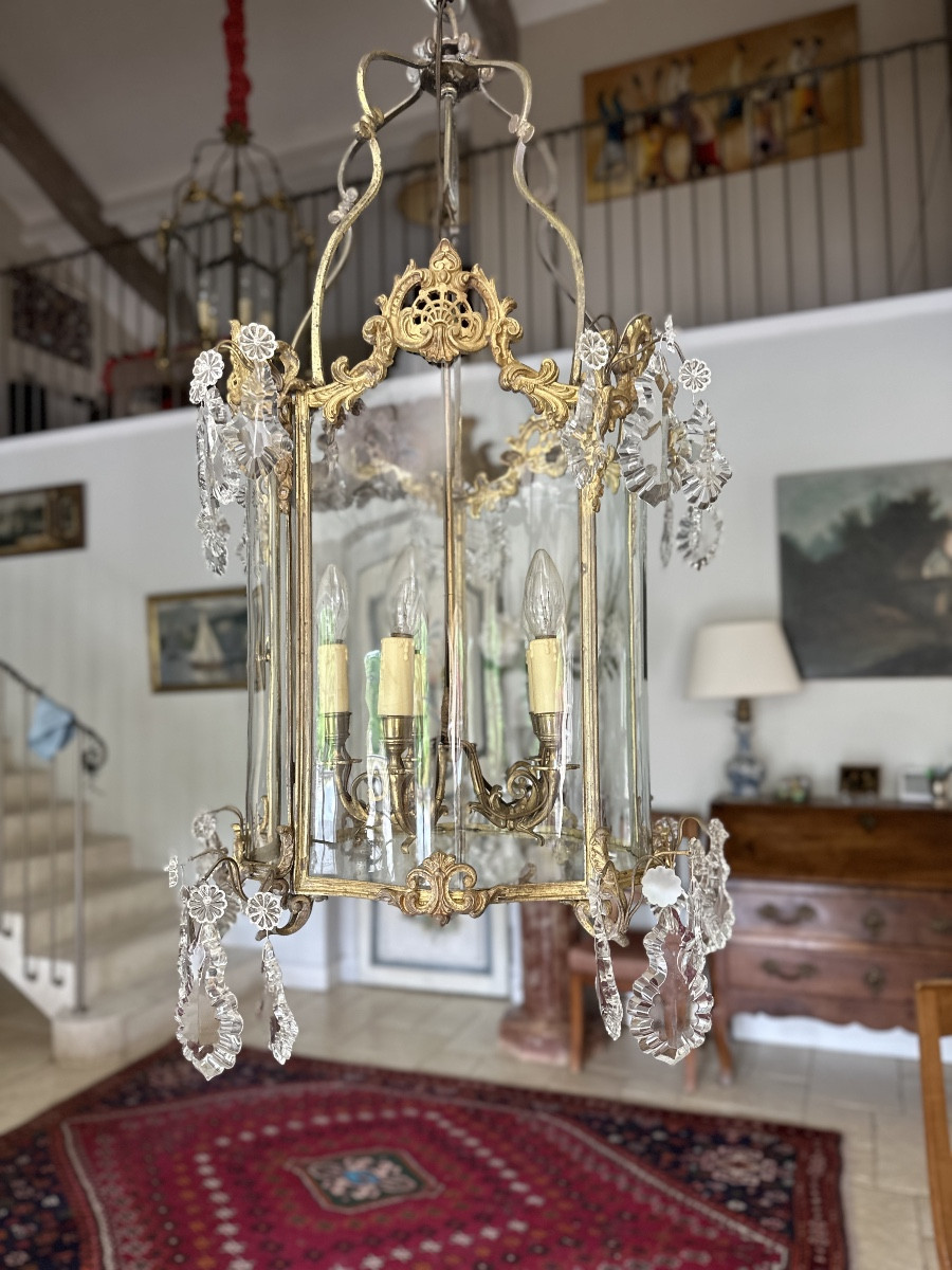 Grande lanterne de vestibule en bronze doré et plaquettes de cristal