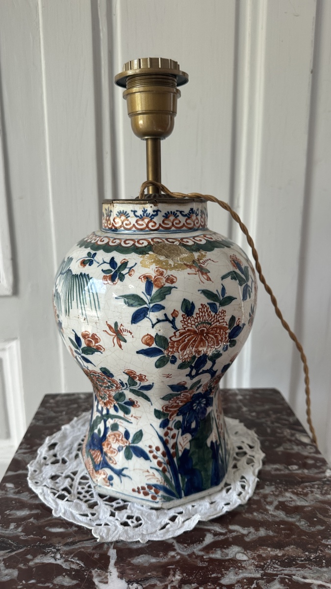 Polychrome Delft Vase Converted Into A Lamp -photo-1