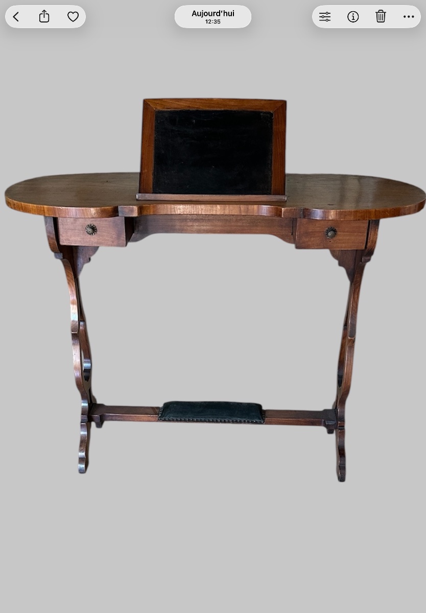 Élégante Table bureau  liseuse de forme rognon en bois fruitier naturel ciré-photo-2
