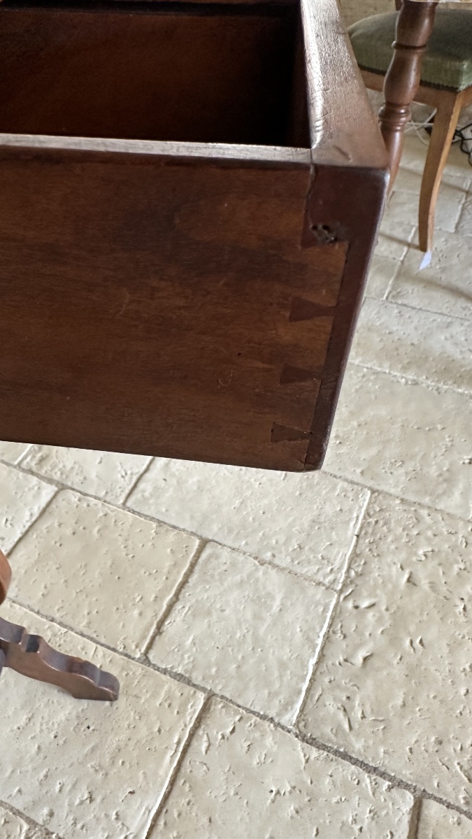 Élégante Table bureau  liseuse de forme rognon en bois fruitier naturel ciré-photo-5