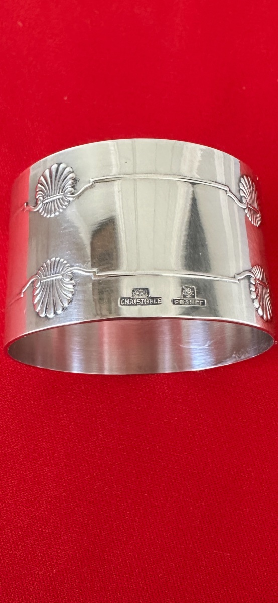 Rond de serviette en métal argenté : production Christofle