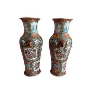 Pair Of Canton Porcelain Vases (china, Late 19th Century)