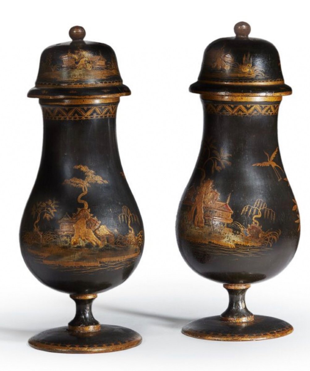 Rare Paire De Vases En Carton Bouilli Vers 1800