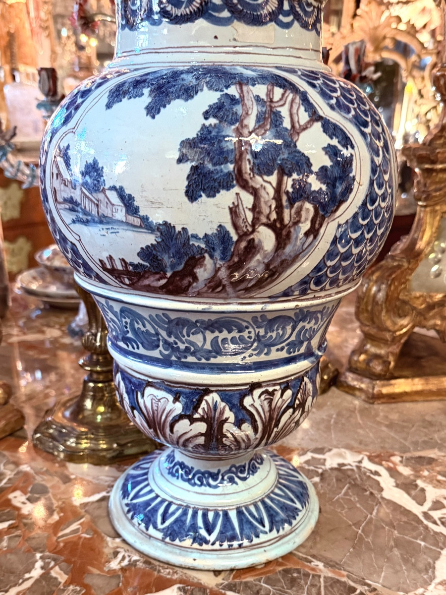 Grand vase de pharmacie en faïence XVIIe-photo-4