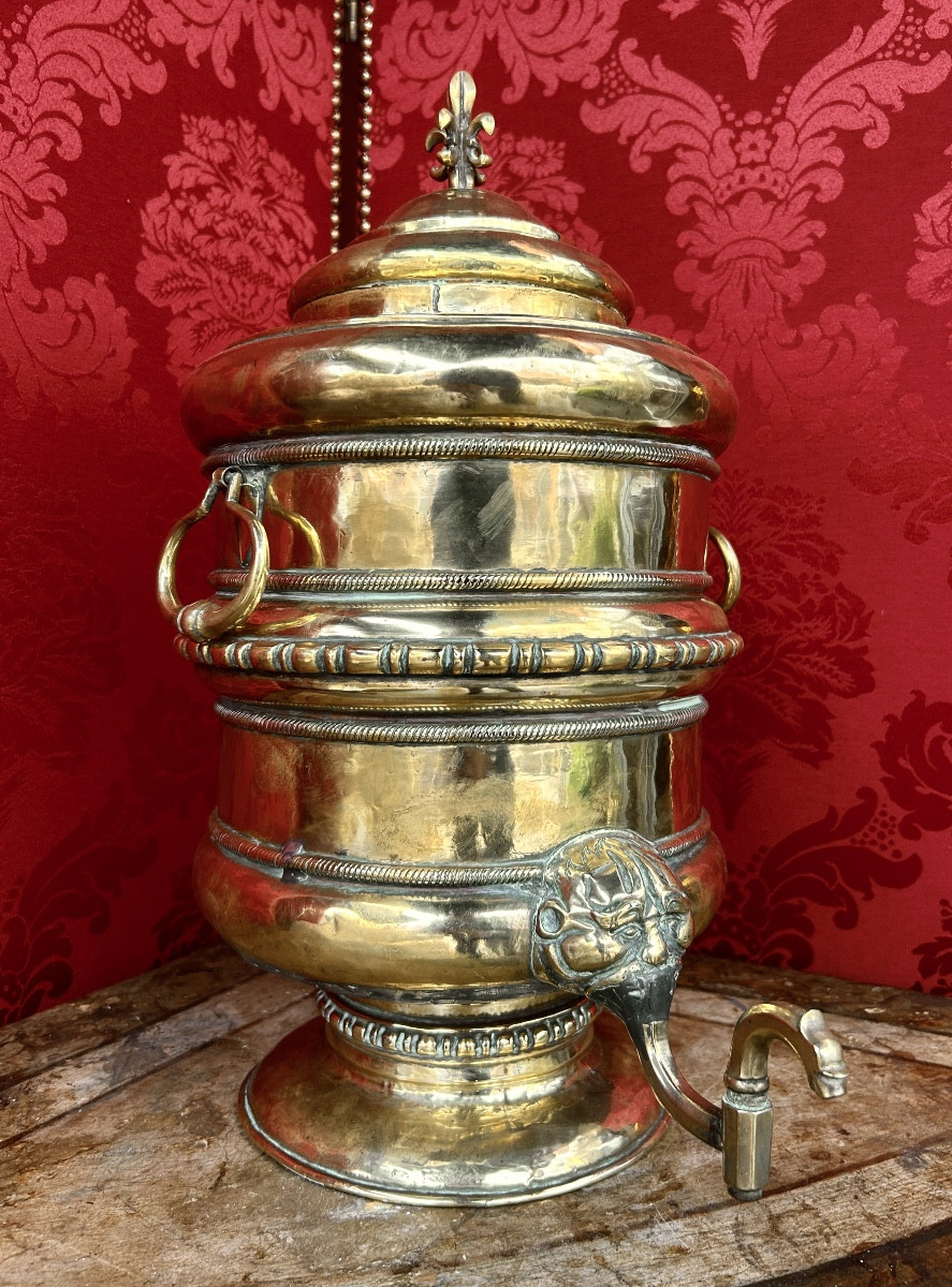 Fountain With Fleur-de-lys Louis XIV Period-photo-2