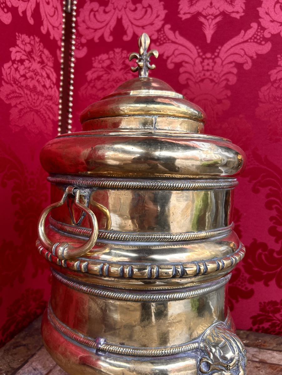 Fountain With Fleur-de-lys Louis XIV Period-photo-3