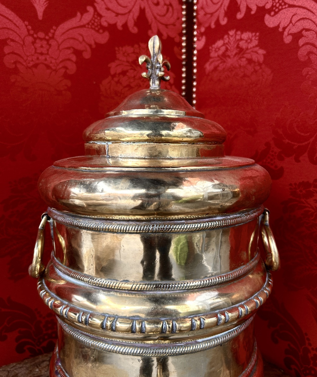 Fountain With Fleur-de-lys Louis XIV Period-photo-4