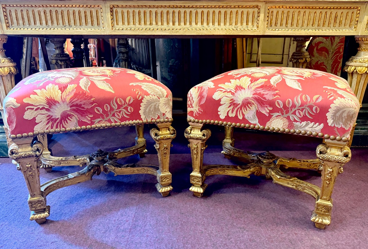 Paire de grands tabourets style Louis XIV