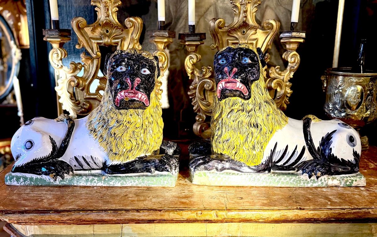 Paire de Lions en faïence Luneville vers 1800