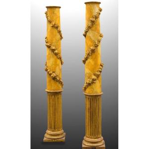 Paire de colonnes à enroulements de fleurs