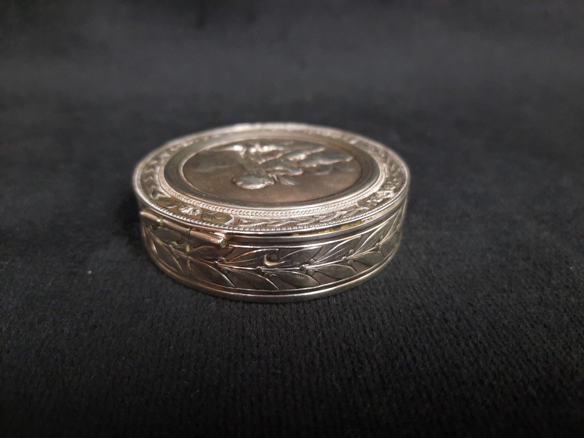 Round Putti Box In Silver Minerva (19th Century)-photo-3