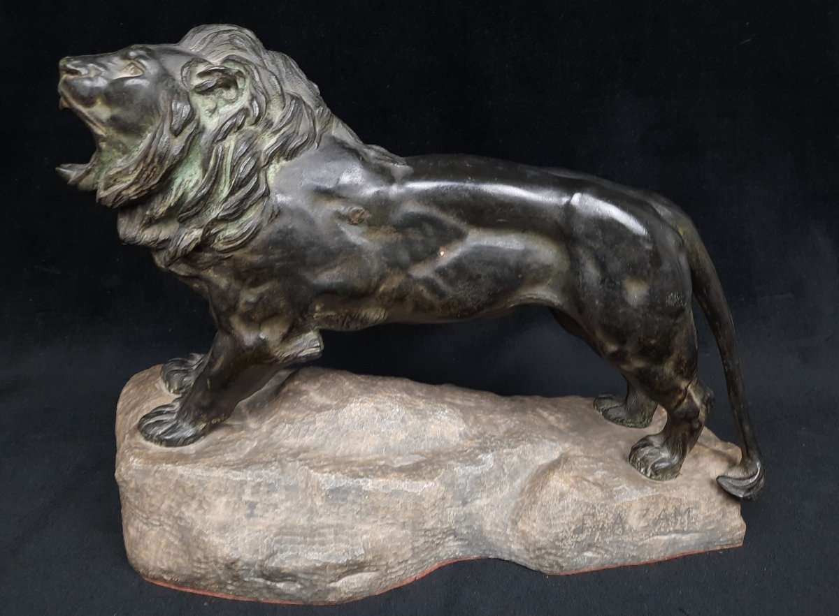 Sculpture Of A Lion In Stone And Marble - F. Azam (20th Century)
