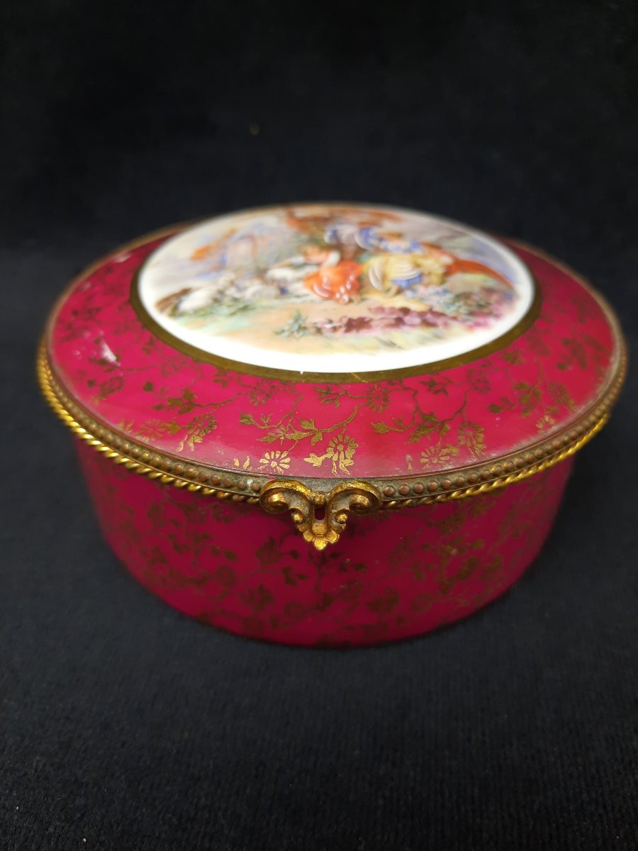 Boîte en porcelaine de Limoges (XXe siècle) -photo-2