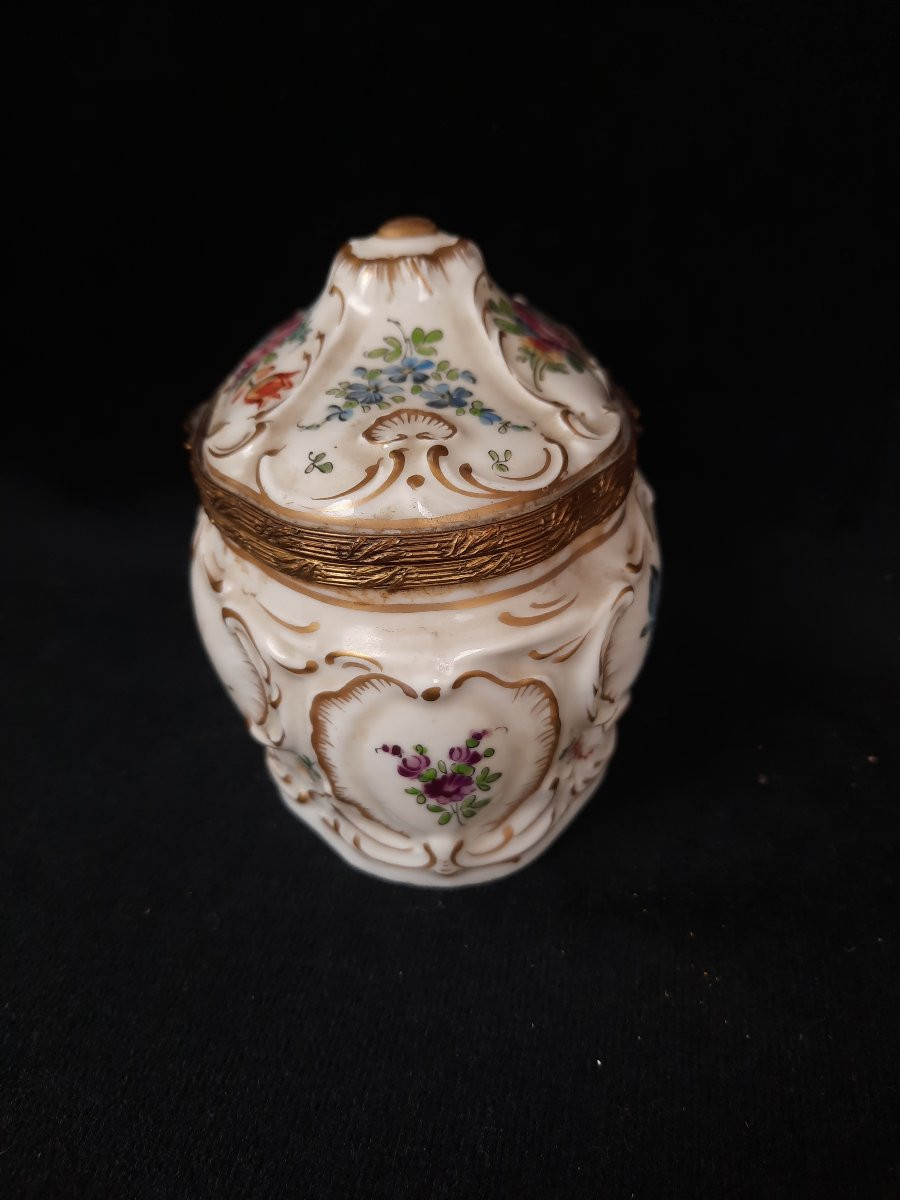 Boîte en porcelaine (XIXe siècle)-photo-1
