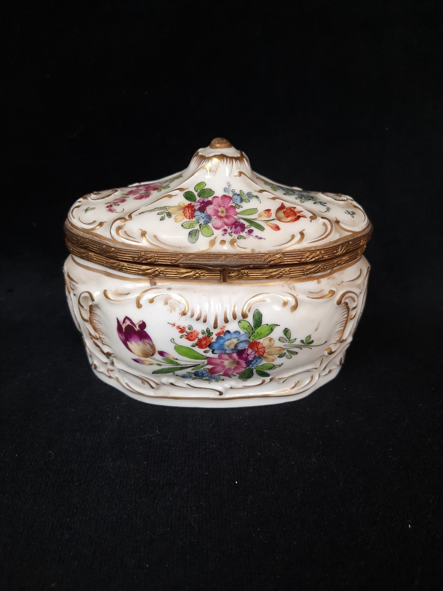 Boîte en porcelaine (XIXe siècle)