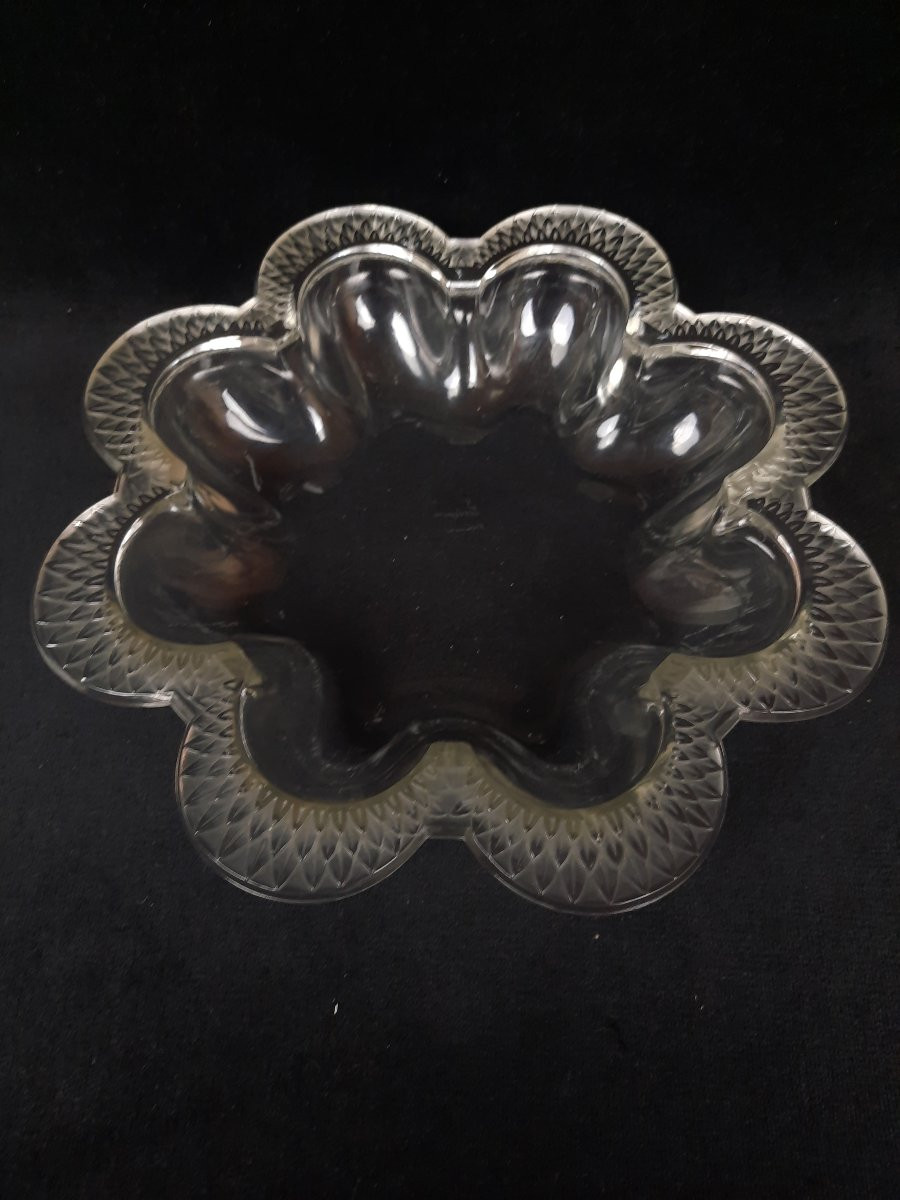 Lalique France - Coupe polylobée en verre moulé -photo-3