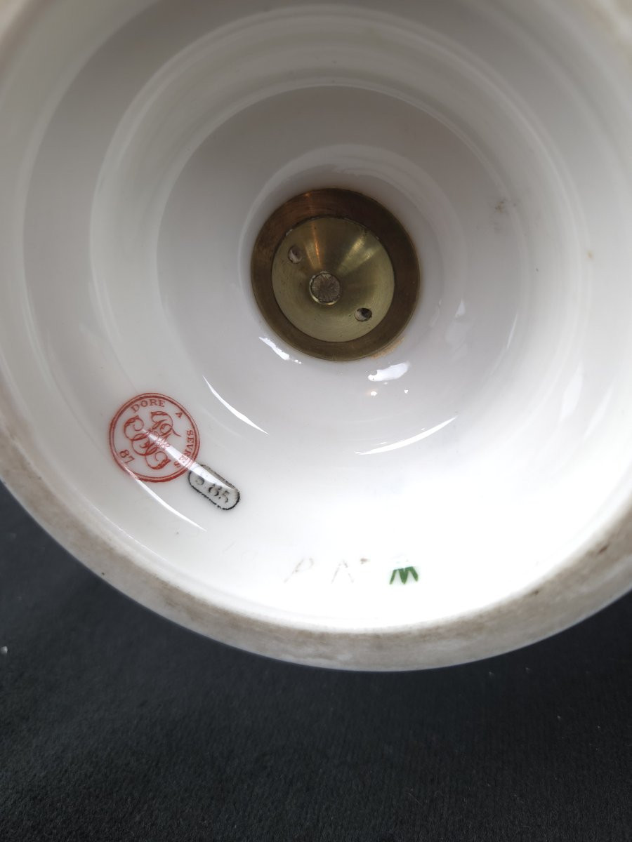 Sèvres - Paire de vases en porcelaine (XIXe siècle)-photo-3