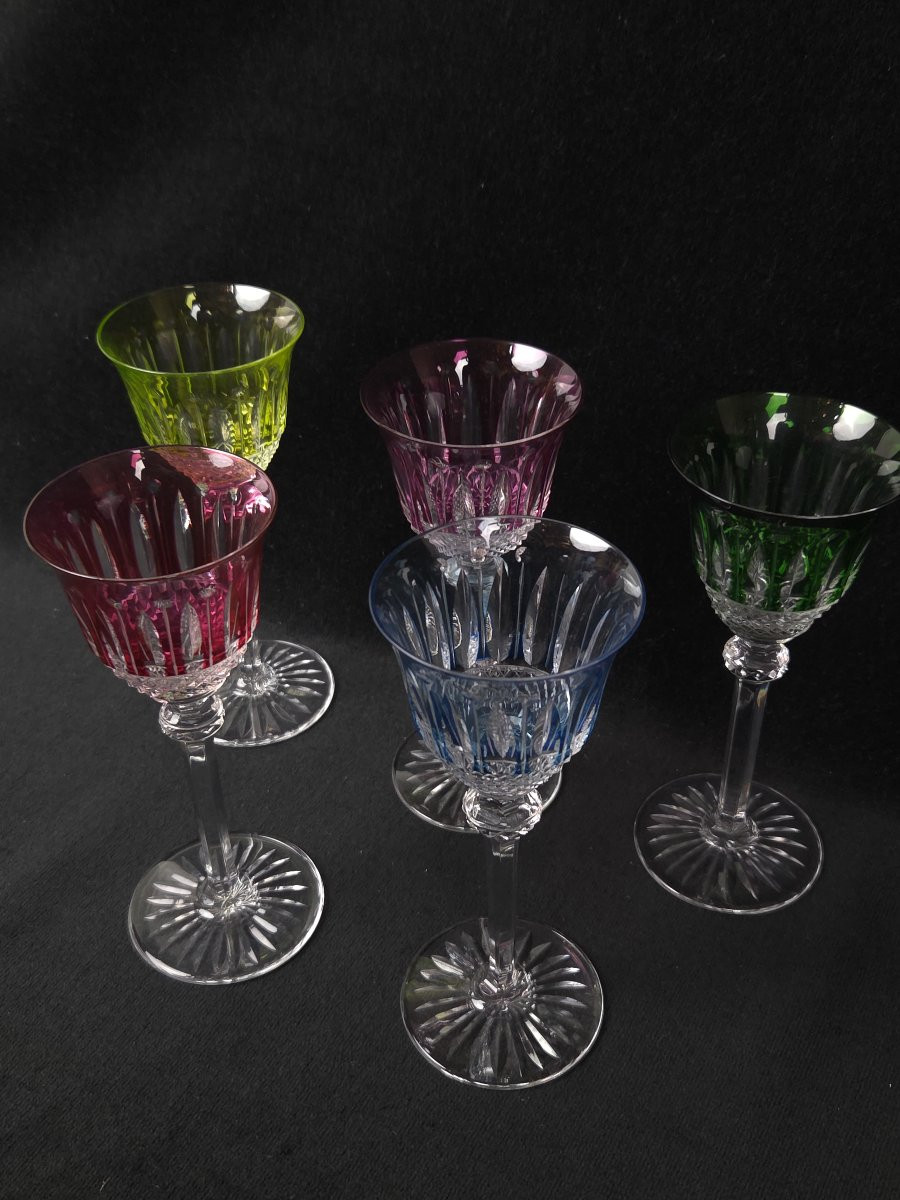 Ensemble de verres à vin blanc en cristal taillé et coloré (XXe)-photo-4