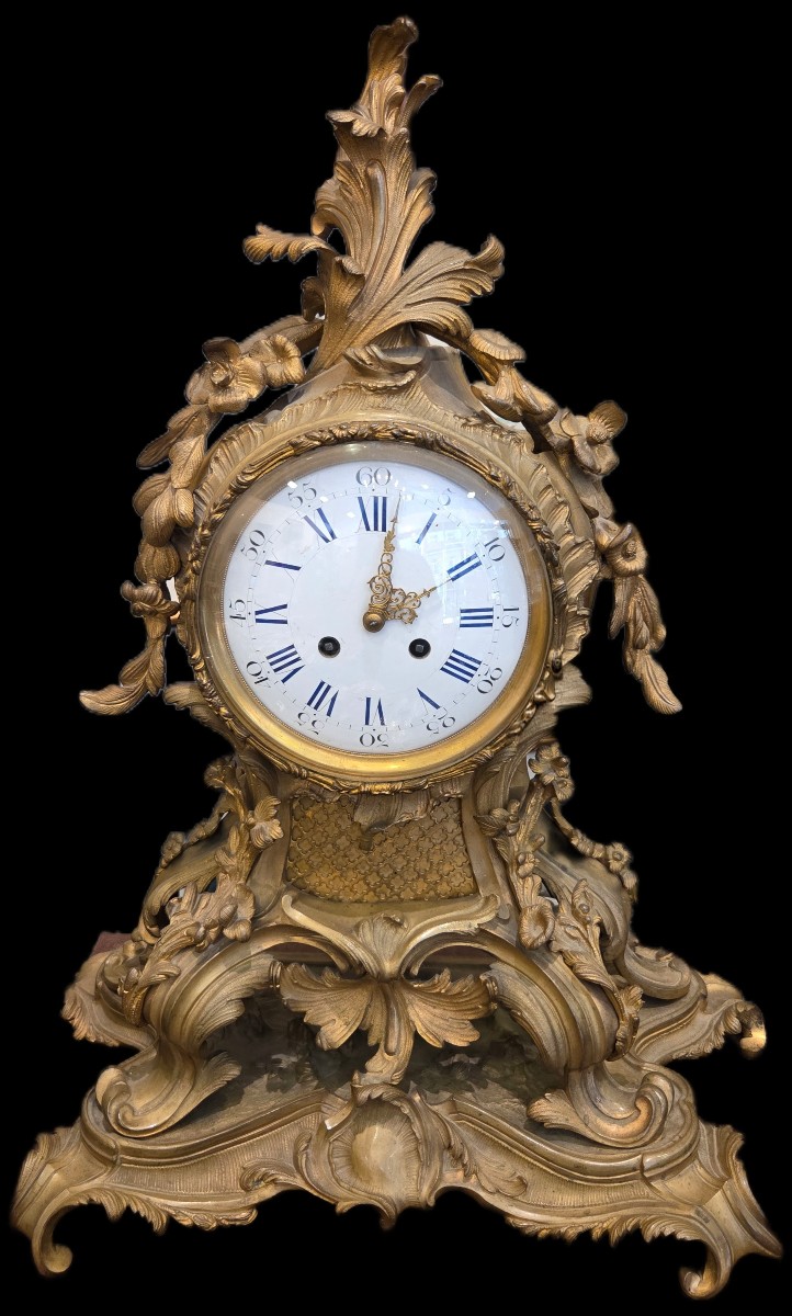 Rococo Clock In Gilt Bronze - Louis XV Style